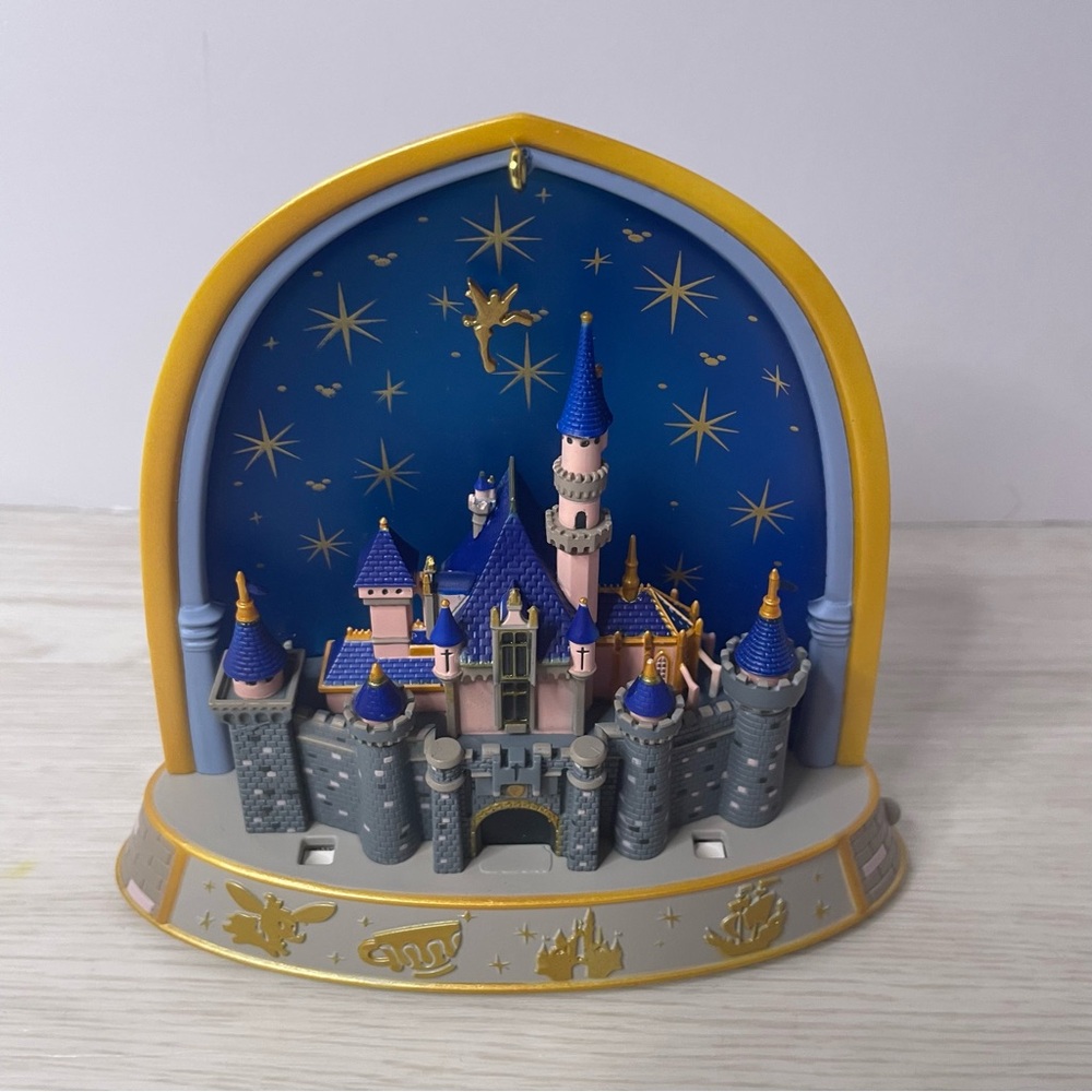 Hallmark Keepsake Disneyland 70th Anniversary 2025 Ornament with Light & Sound - Picture 4 of 15